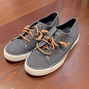 Navy blue Sperry women’s 7.5 top-siders